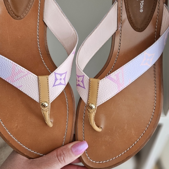 Louis Vuitton Sunny Pastel Flat Thong Sandal - Picture 2 of 9